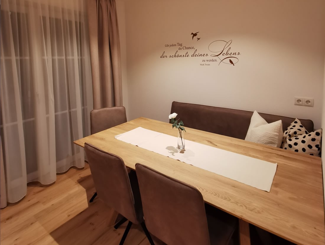 Essecke mit Balkon
